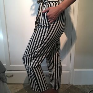 Amuse Society B&W striped cut offs (M)